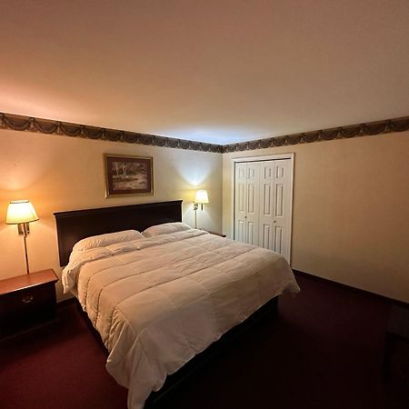 The Stratton Inn Princeton Экстерьер фото