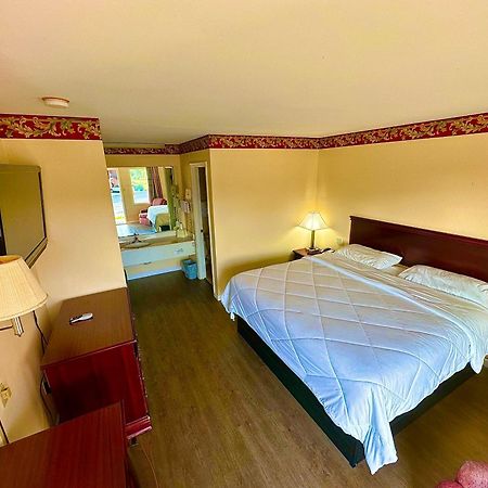 The Stratton Inn Princeton Экстерьер фото