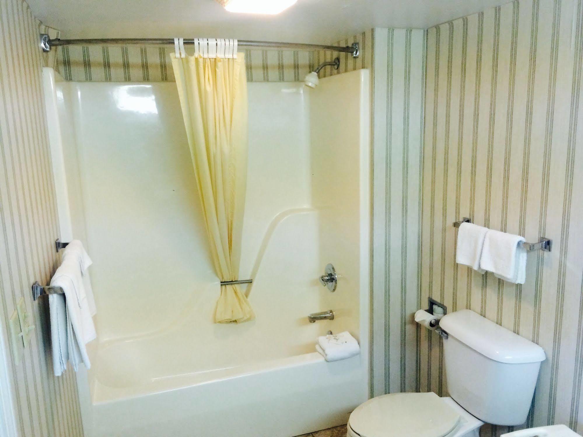 The Stratton Inn Princeton Экстерьер фото